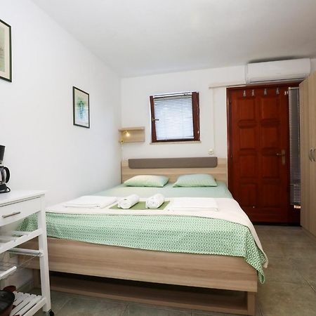 Apartment Matija Premantura Bagian luar foto