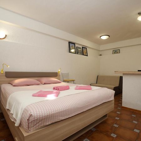 Apartment Matija Premantura Bagian luar foto